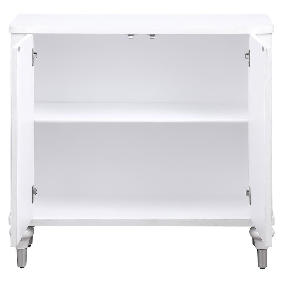 Mueble auxiliar con dos puertas Mandala de Cardella en color blanco desgastado